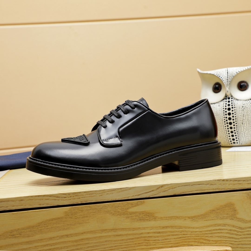 Pra*a leather shoes